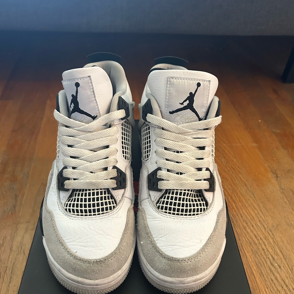 Nike air Jordan 4 Retro, 6.5 youth women’s 8